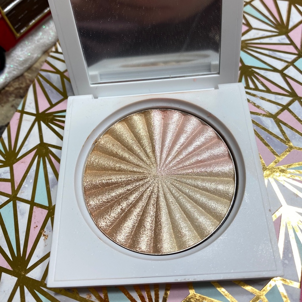 OFRA All of the Lights Highlighter